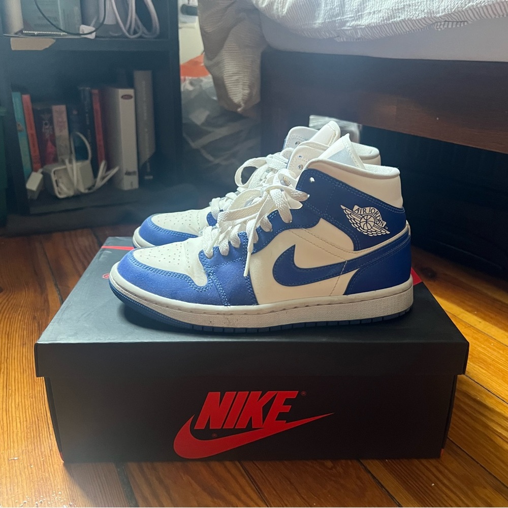 Nike air Jordan 1 mids women’s 7
